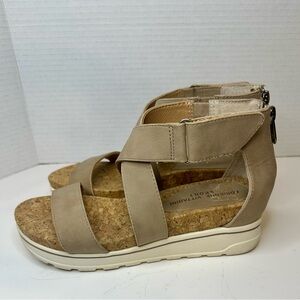 Adrienne Vitadini Sport Wedge Sz 7 Strappy Sandal With Zipper Back